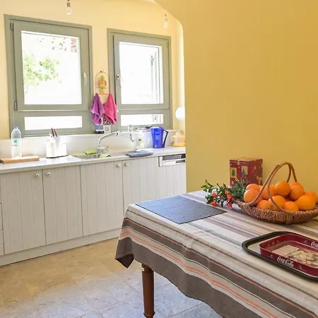 Santa Friday Epidaurosz